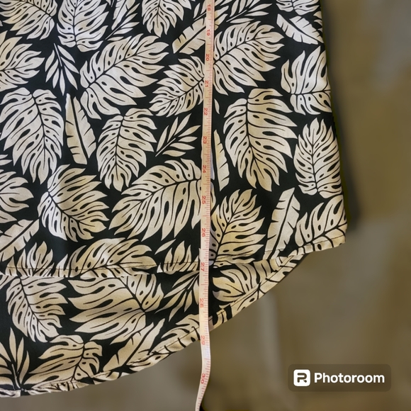 ✨️$3 or 2 for $5✨️Terra & Sky sleeveless blouse - Picture 11 of 11